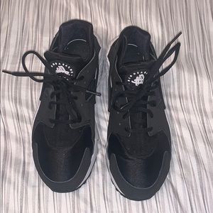 Women’s Nike Huraches